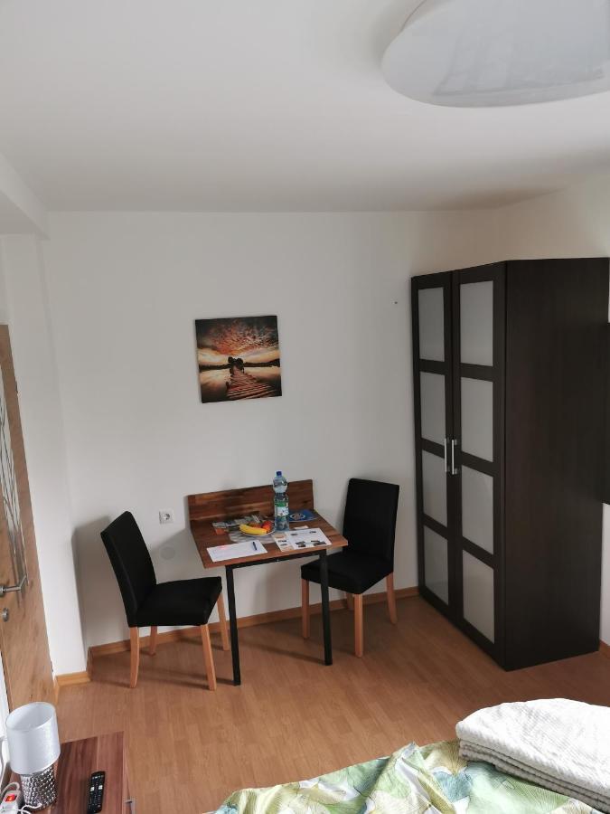 Homew4 - Tiny Apartment Hoheneich Buitenkant foto